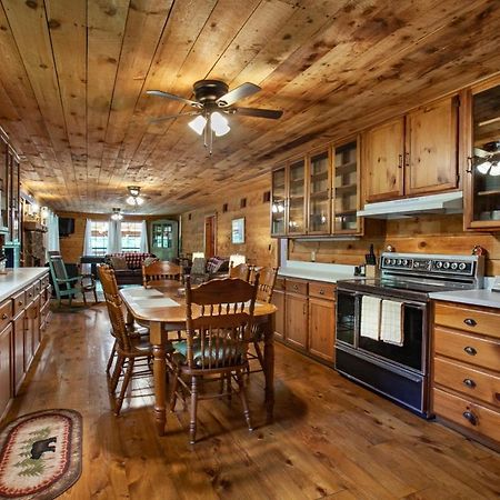 Forest Home Hot Tub Fire Pit Pool Table Pigeon Forge Esterno foto