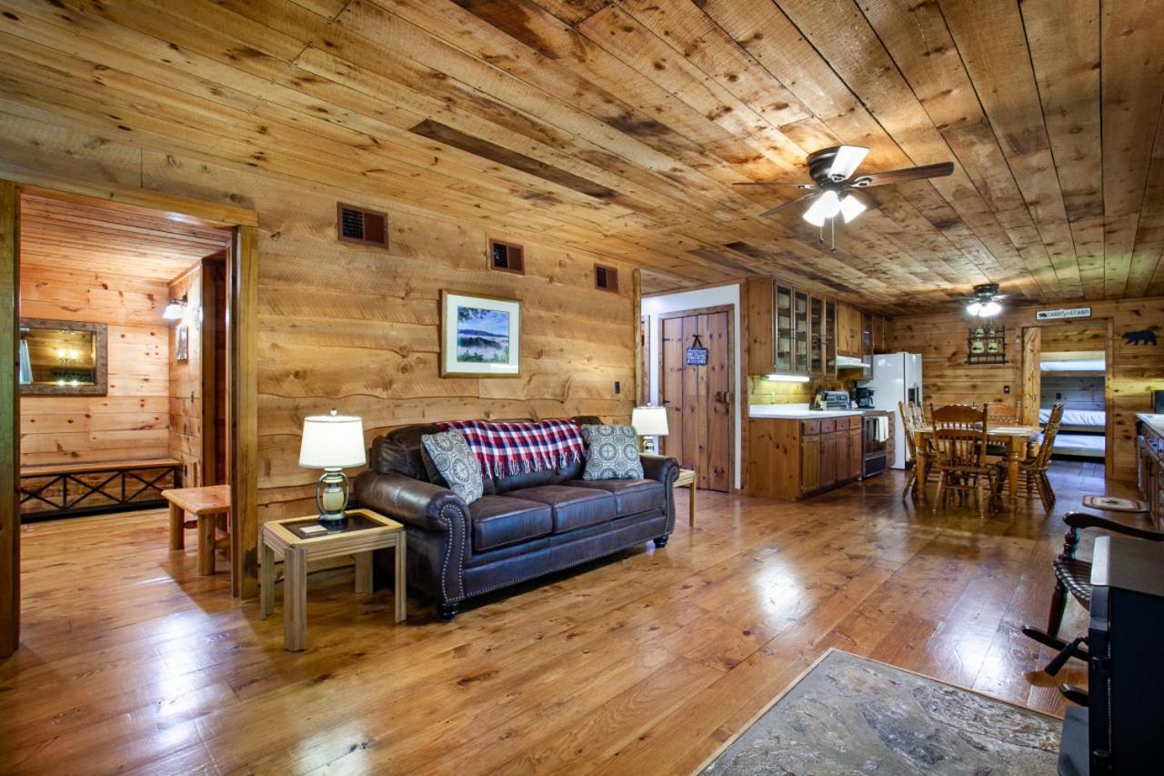 Forest Home Hot Tub Fire Pit Pool Table Pigeon Forge Esterno foto