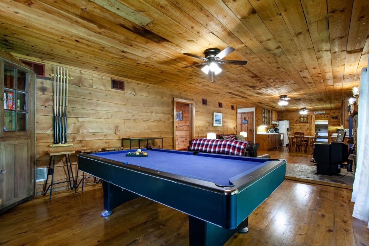 Forest Home Hot Tub Fire Pit Pool Table Pigeon Forge Esterno foto