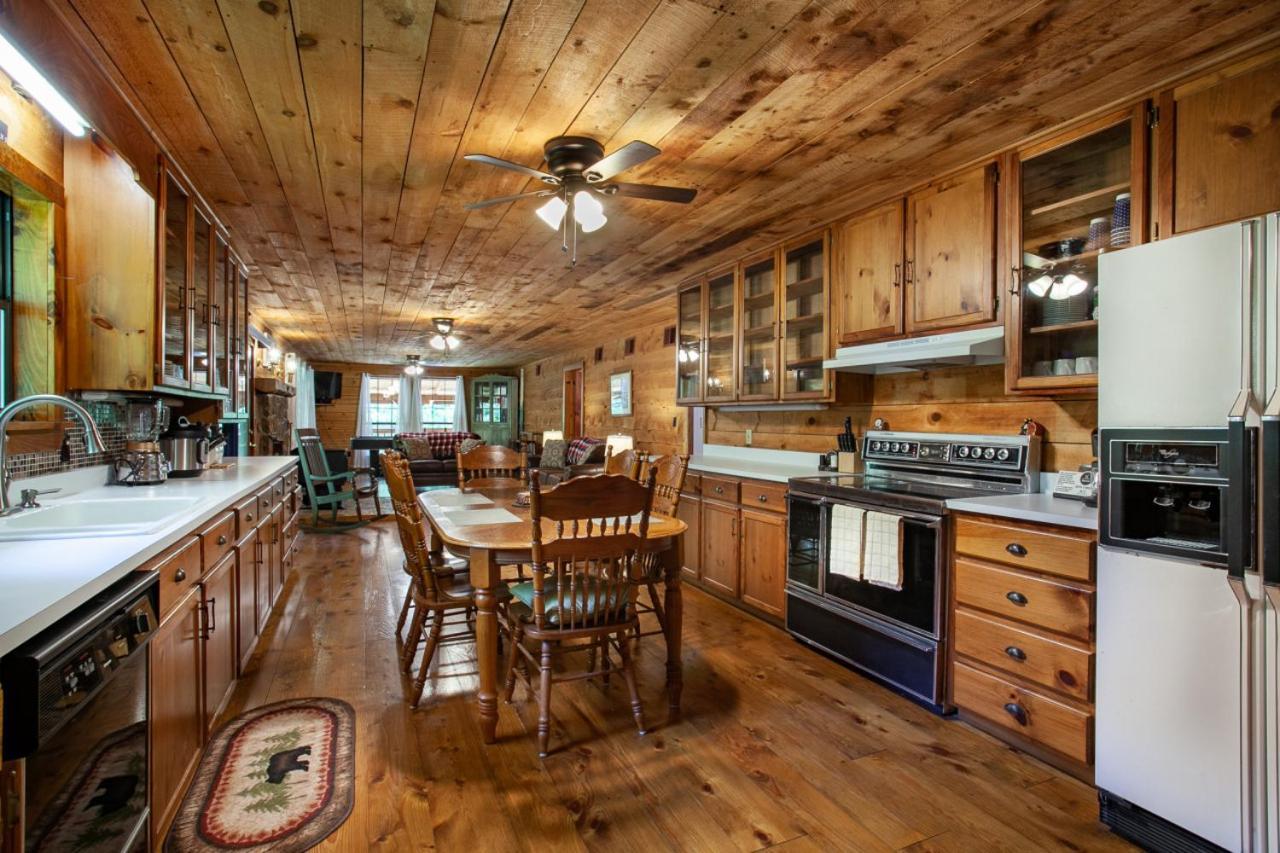 Forest Home Hot Tub Fire Pit Pool Table Pigeon Forge Esterno foto