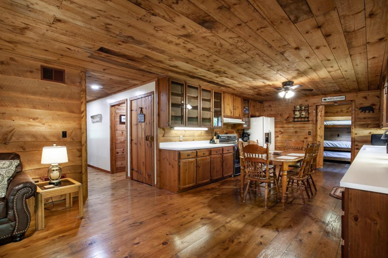 Forest Home Hot Tub Fire Pit Pool Table Pigeon Forge Esterno foto